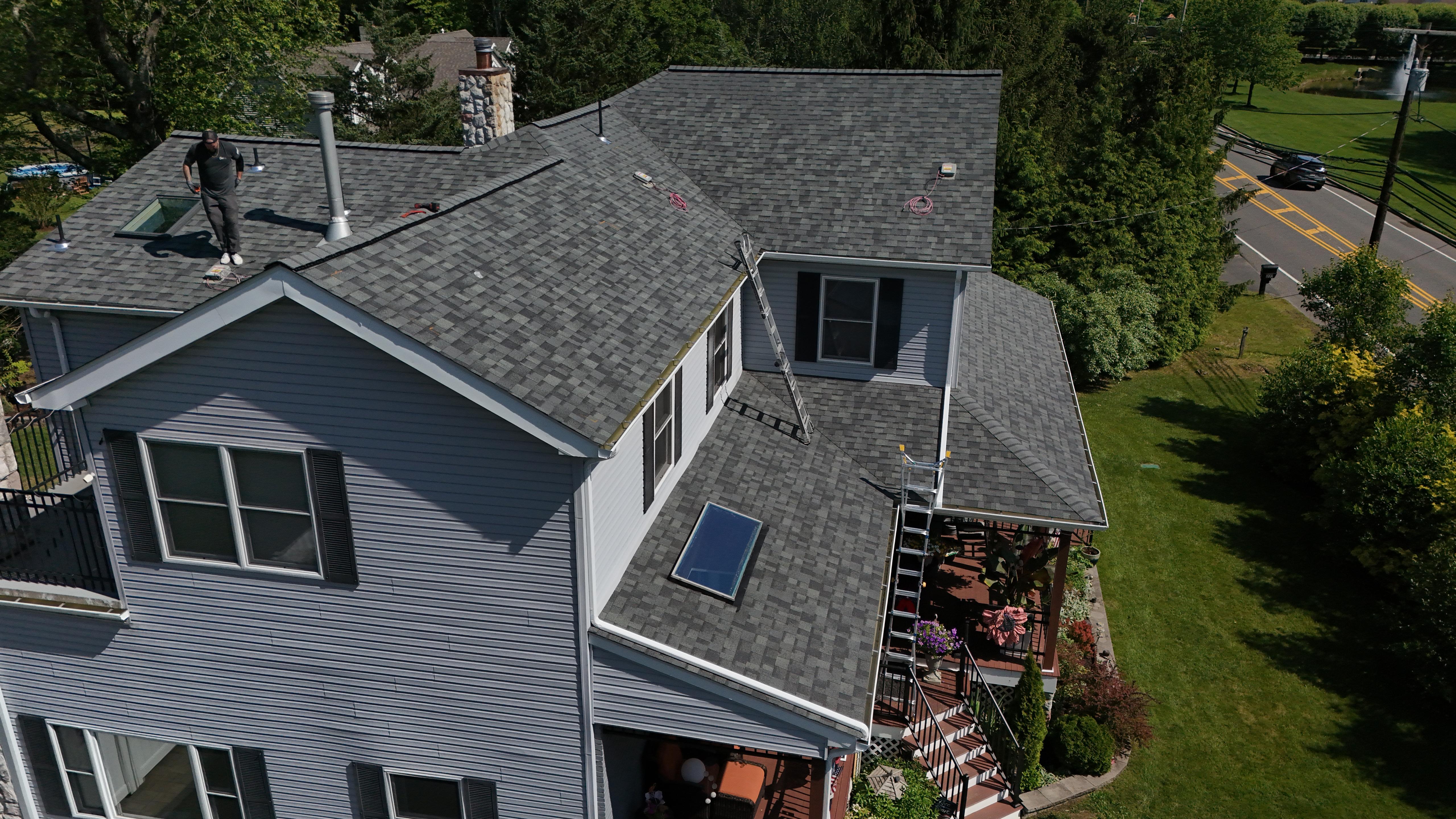 House, roof, twin flames contracting